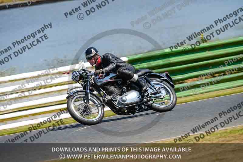 Vintage motorcycle club;eventdigitalimages;mallory park;mallory park trackday photographs;no limits trackdays;peter wileman photography;trackday digital images;trackday photos;vmcc festival 1000 bikes photographs